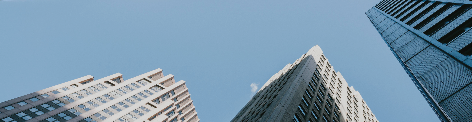 Vista de edificios desde abajo