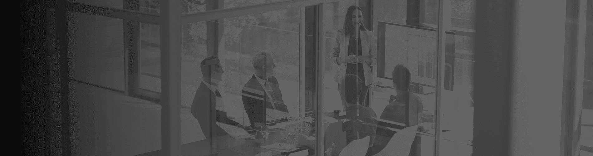 grupo de empresarios en la oficina